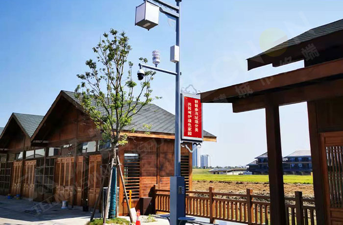 紀南文旅區(qū)的LED燈桿屏.jpg