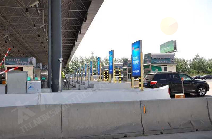 大廣高速京承路收費站LED廣告機